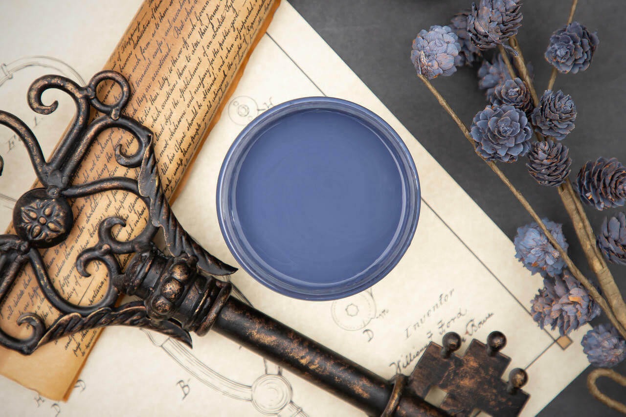 YANKEE BLUE - Dixie Belle Chalk Mineral Paint
