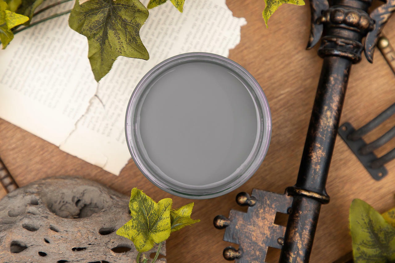 HURRICANE GRAY - Dixie Belle Chalk Mineral Paint