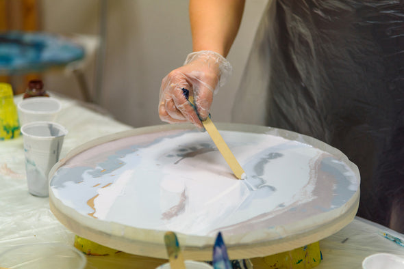 Paint Pouring workshop - Art on a tray